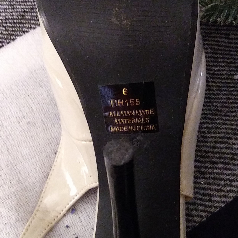 Heels - Picture 3 of 3